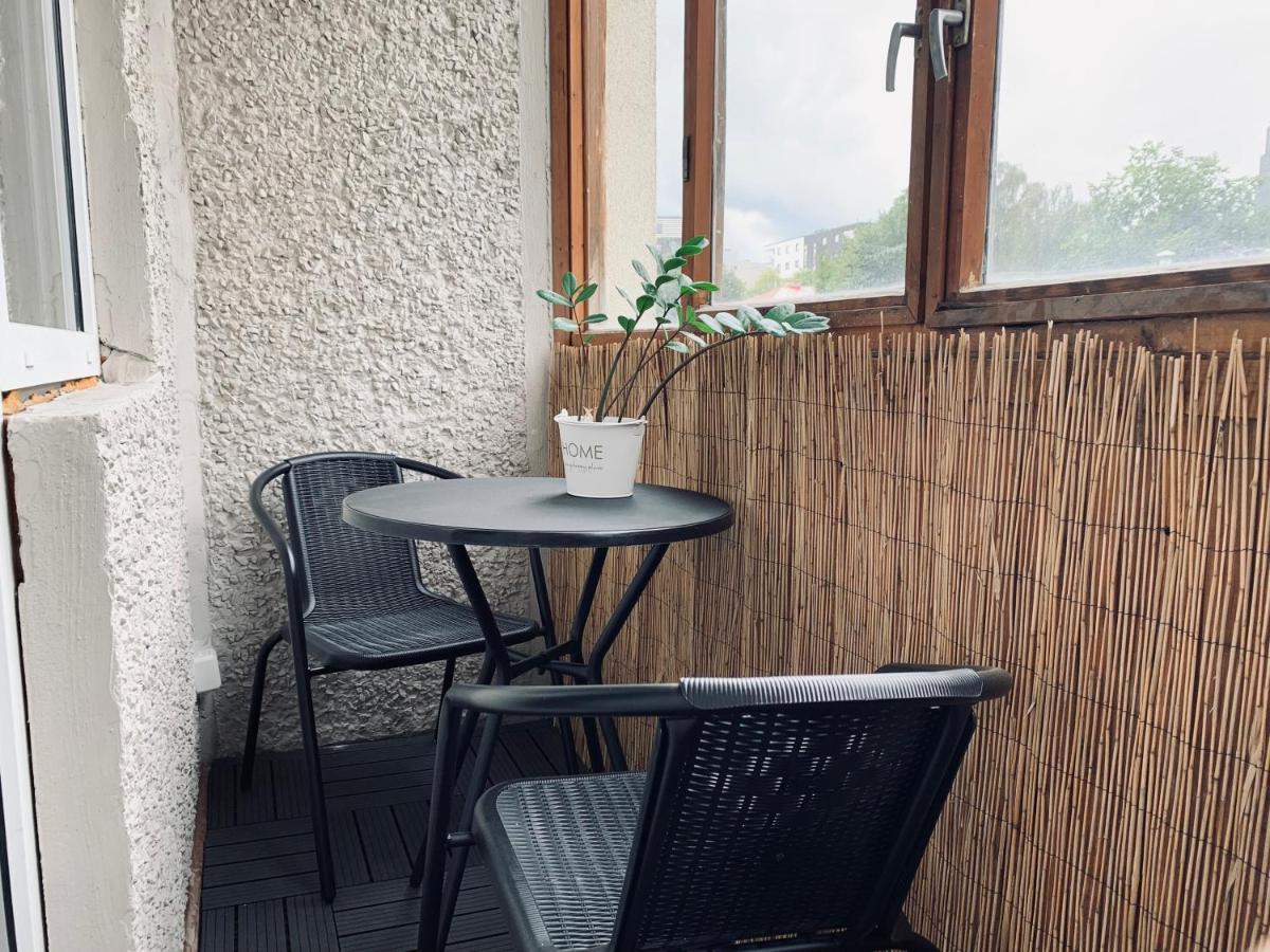 You'Ll Love This Large Apartment! Free Parking! Tallinn Kültér fotó