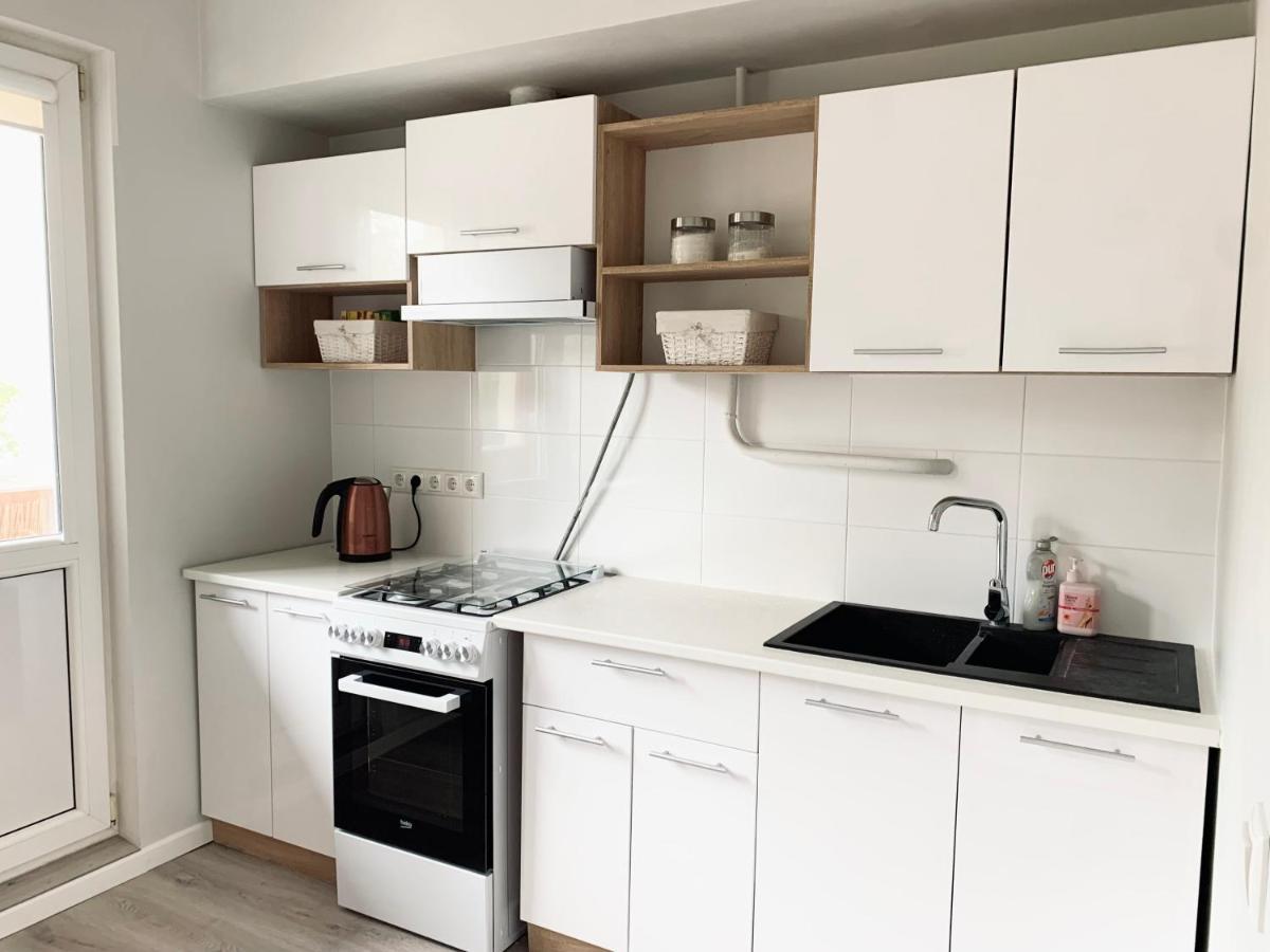 You'Ll Love This Large Apartment! Free Parking! Tallinn Kültér fotó