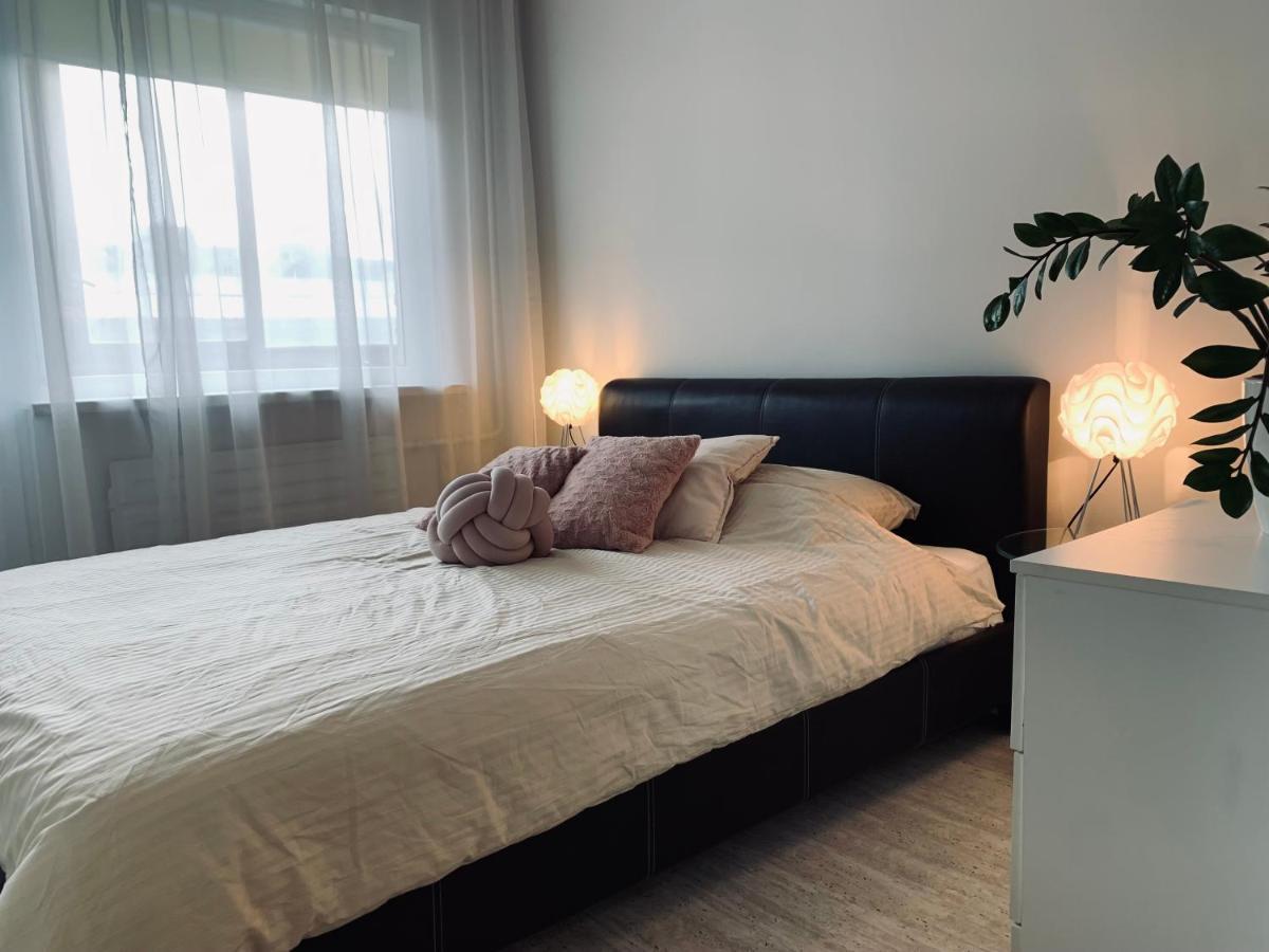 You'Ll Love This Large Apartment! Free Parking! Tallinn Kültér fotó