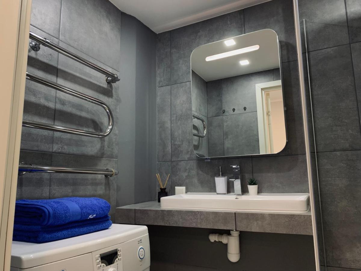 You'Ll Love This Large Apartment! Free Parking! Tallinn Kültér fotó